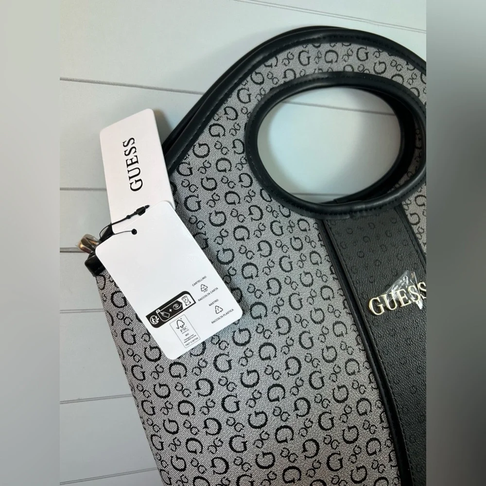 Guess stylish cut